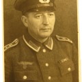 Studio photo of Wehrmacht oberfeldwebel of pionier troops in visor hat and M 40 tunic