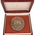 Verwundetenabzeichen 1939 in Silber in an award case